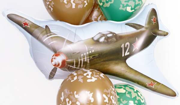 Фонтан с истребителем