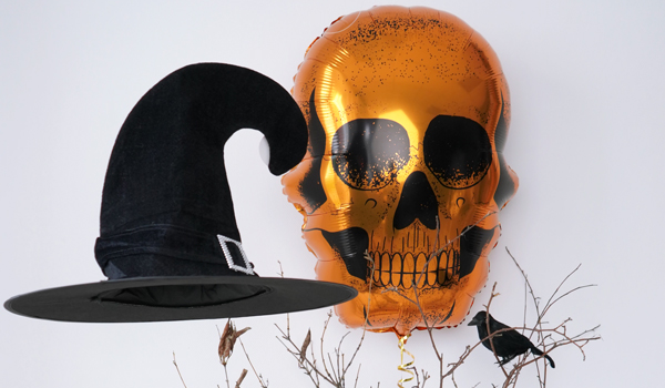 Череп фольгированный, вороны, тыквы