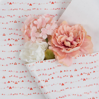 Бумага подарочная "Сердца красные"