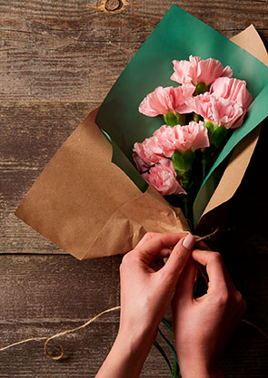Как красиво завернуть цветы в крафт-бумагу