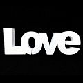 Надпись "LOVE" из пенопласта