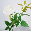 Роза искусственная с зеленью, Белая